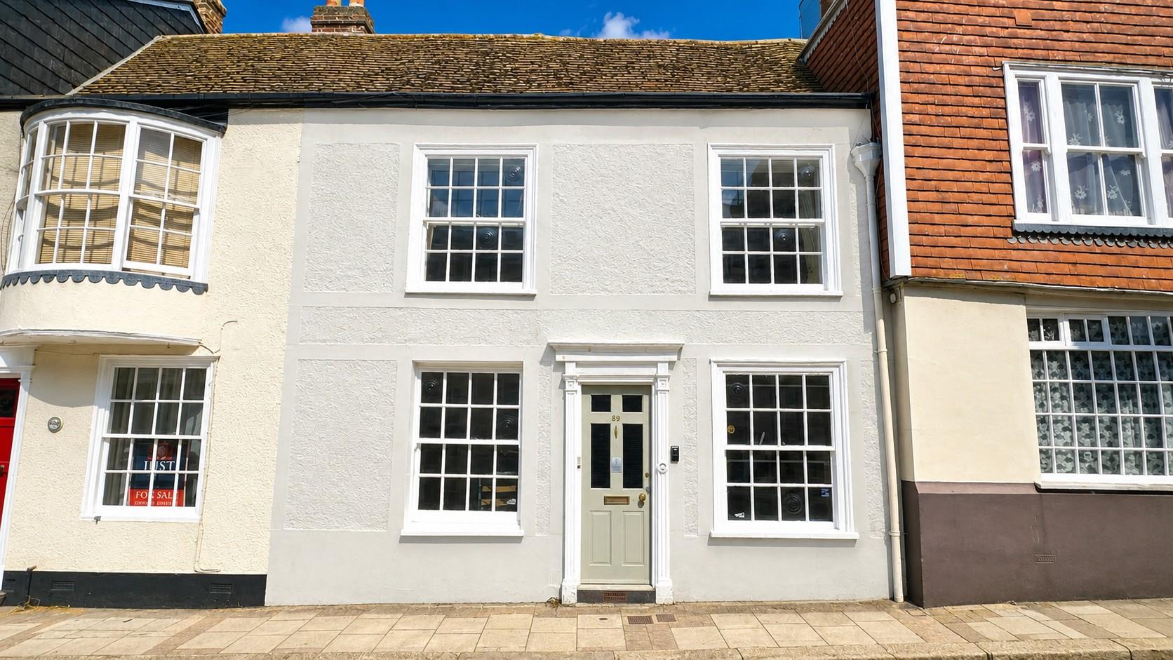 3 bed property in High Street, Old Town, Hastings